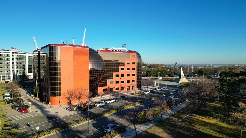 Paseo de las Doce Estrellas, 2, Madrid, Madrid for lease - Commercial Listing Video - Image 2 of 5