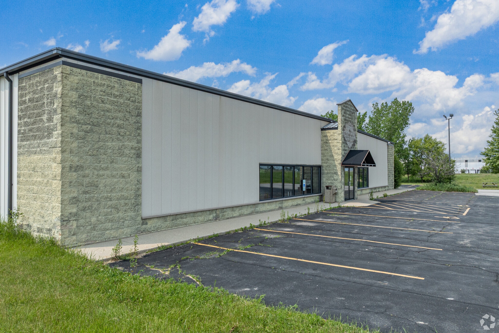 969 N Peace Rd, Dekalb, IL for sale Primary Photo- Image 1 of 6