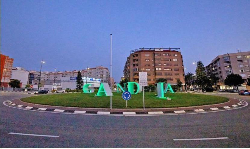 Retail in Gandia for sale Building Photo- Image 1 of 2