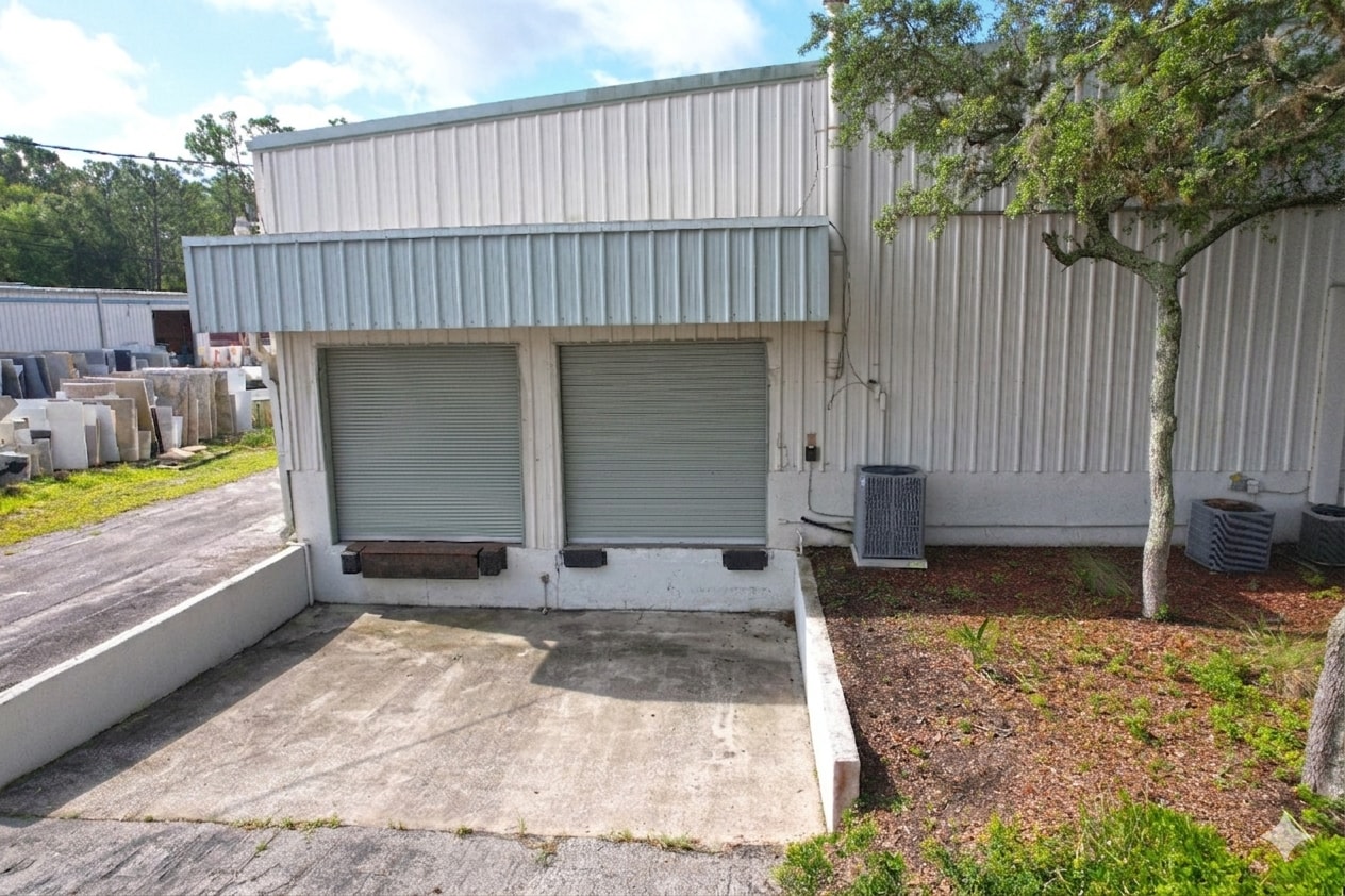 15 Hargrove Grade, Palm Coast, FL for lease Building Photo- Image 1 of 10