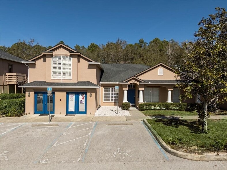 600 N HIGHWAY 27 portfolio of 2 properties for sale on LoopNet.com - Primary Photo - Image 2 of 7