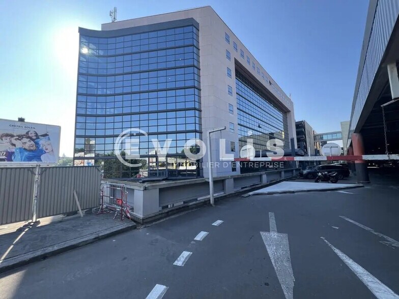 Office in Créteil for lease - Building Photo - Image 2 of 27