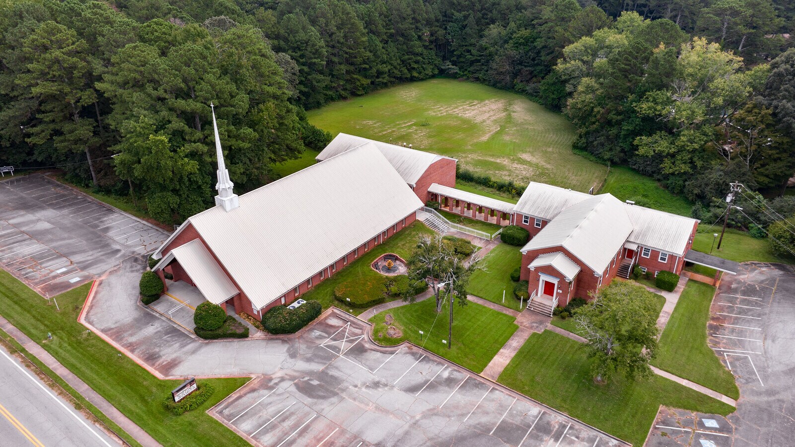 640 Allgood Rd, Stone Mountain, GA 30083