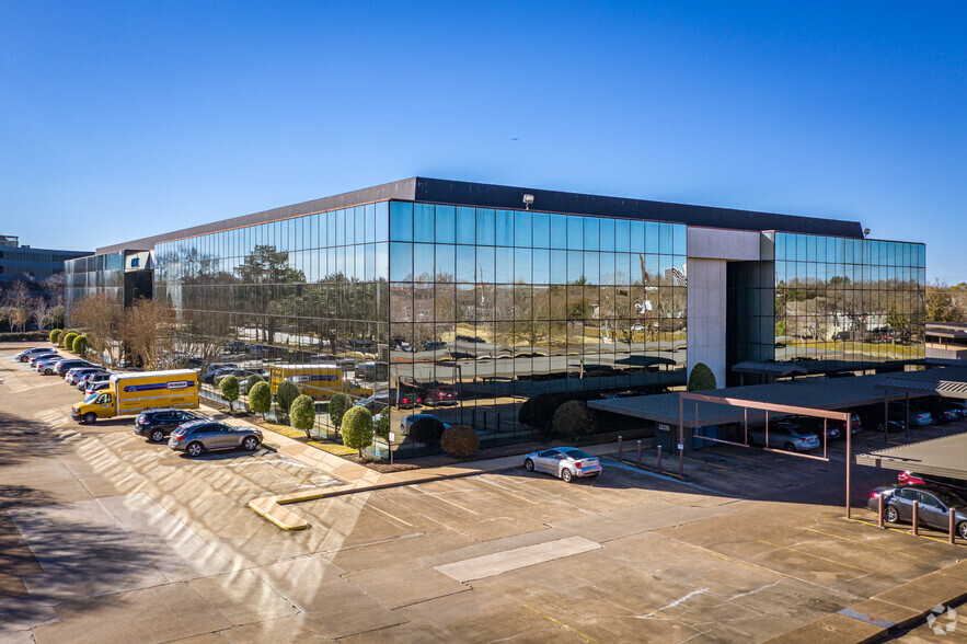 10700 Richmond Ave, Houston, TX for lease - Building Photo - Image 1 of 9