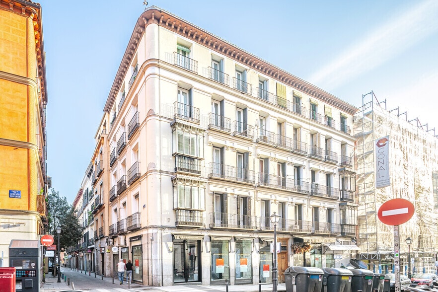 Calle de Augusto Figueroa, 27, Madrid, Madrid for lease - Building Photo - Image 1 of 2