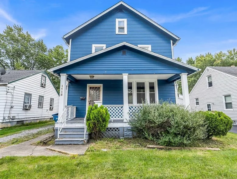 Lorain Portfolio | 3 properties portfolio of 3 properties for sale on LoopNet.com - Building Photo - Image 2 of 9