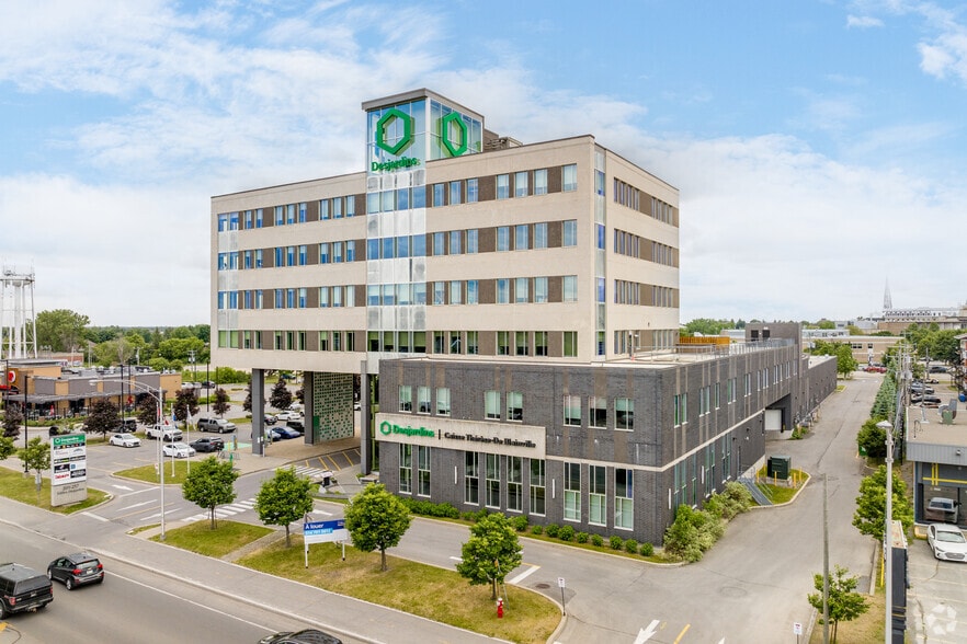 201-217 Boul du Curé-Labelle, Ste-Thérèse, QC for lease - Primary Photo - Image 1 of 11