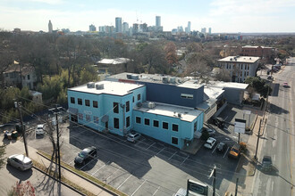 3027 N Lamar Blvd, Austin, TX for lease Building Photo- Image 1 of 4