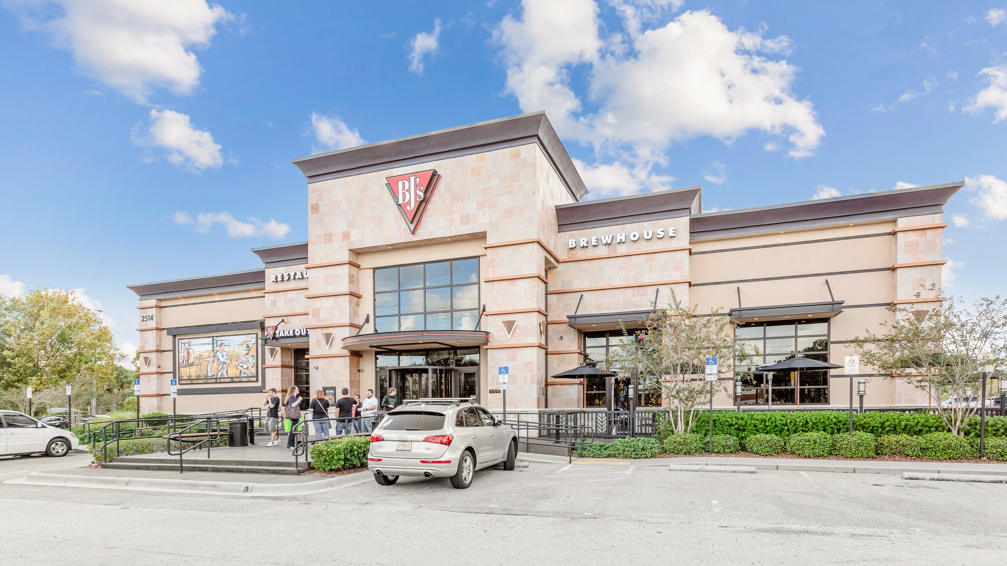 2514 W International Speedway Blvd, Daytona Beach, FL for sale Building Photo- Image 1 of 1