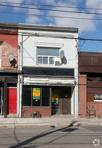 1640 Queen St, Toronto, ON for lease - Primary Photo - Image 1 of 4