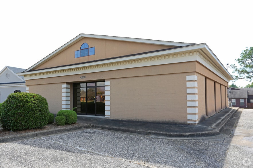 4250 Lomac St, Montgomery, AL for lease - Building Photo - Image 2 of 9