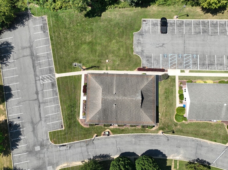 800 Coventry Dr, Phillipsburg, NJ for sale - Building Photo - Image 2 of 12