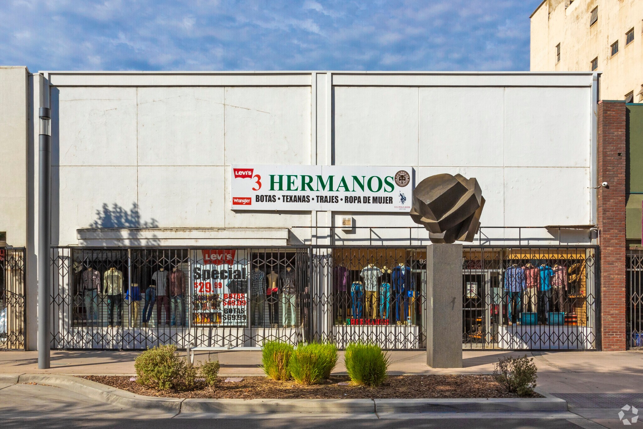 921-927 Fulton Mall, Fresno, CA for sale Primary Photo- Image 1 of 1