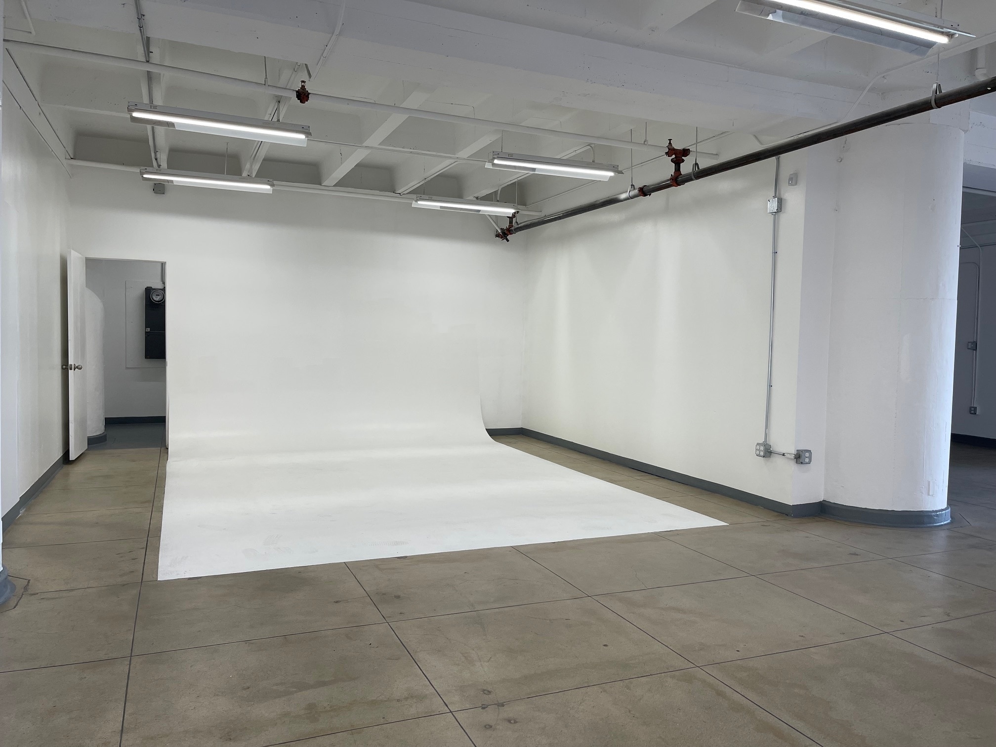 155 W Washington Blvd, Los Angeles, CA for lease Interior Photo- Image 1 of 4