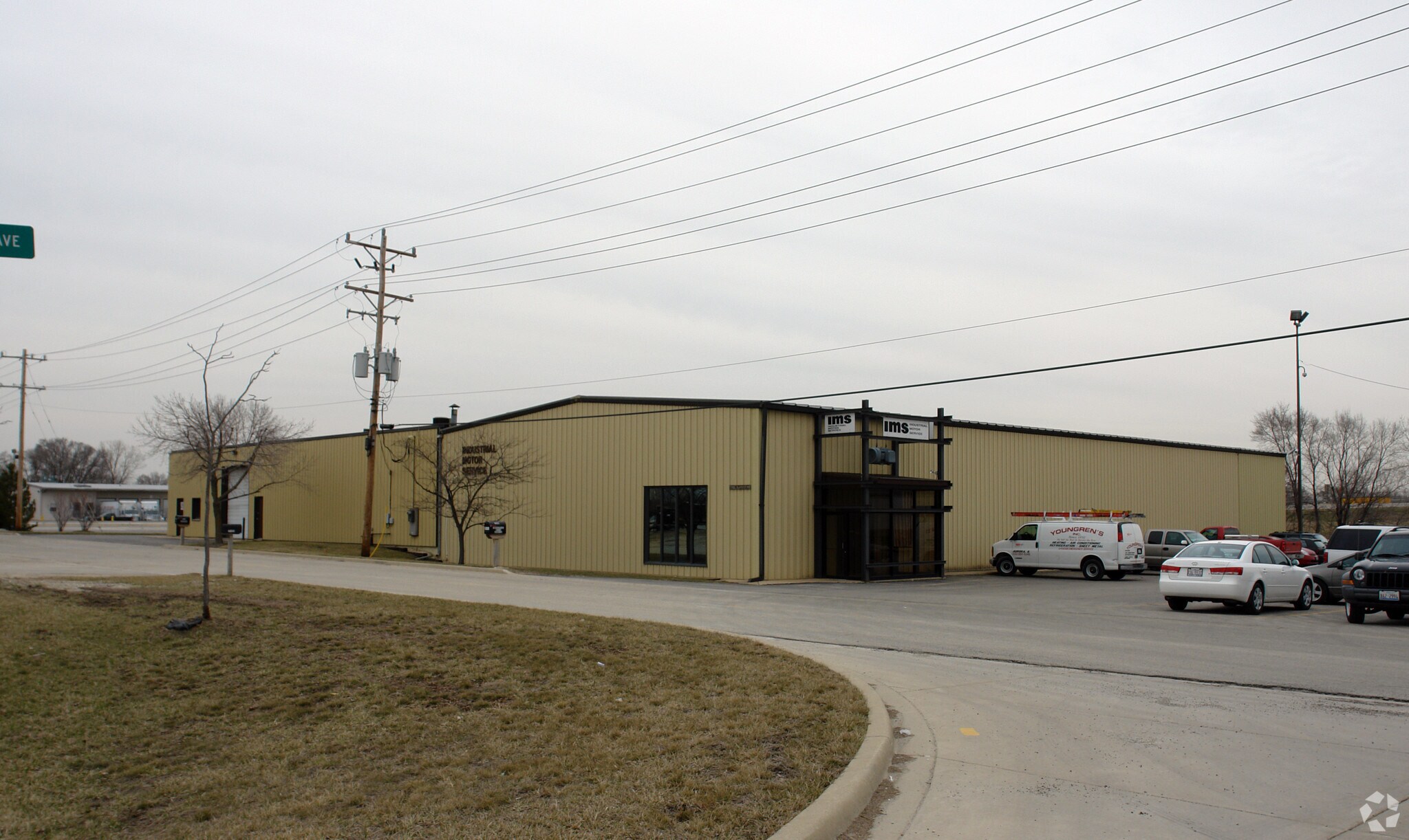 2000 Albright Rd, Montgomery, IL for sale Primary Photo- Image 1 of 1