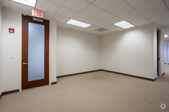 675 Bering Dr, Houston, TX for lease Interior Photo- Image 1 of 3