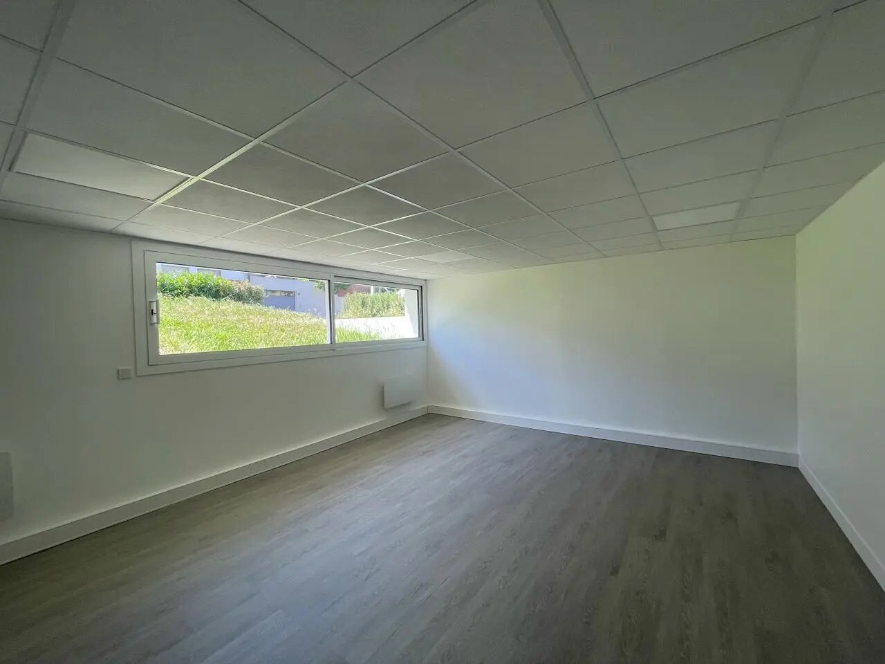Office in Maisons-Alfort for lease Interior Photo- Image 1 of 5