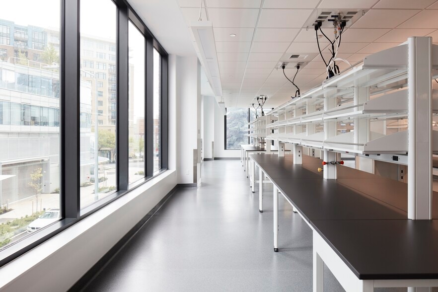 1930 Boren Ave, Seattle, WA for lease - Interior Photo - Image 3 of 9