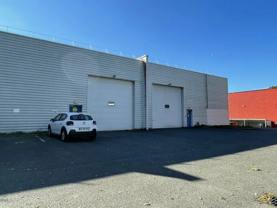 Industrial in La Chapelle-sur-Erdre for lease Building Photo- Image 1 of 5