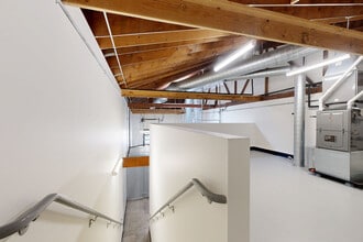 940 SE Madison St, Portland, OR for lease Matterport 3D Scan- Image 2 of 14