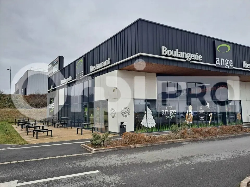 Retail in Cormontreuil for lease Building Photo- Image 1 of 5