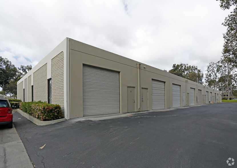 17925 Sky Park Cir, Irvine, CA for lease - Building Photo - Image 3 of 5