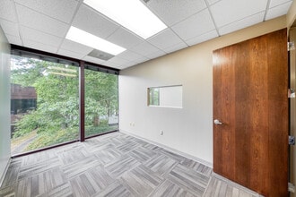 8800 Roswell Rd, Atlanta, GA for lease Interior Photo- Image 1 of 4