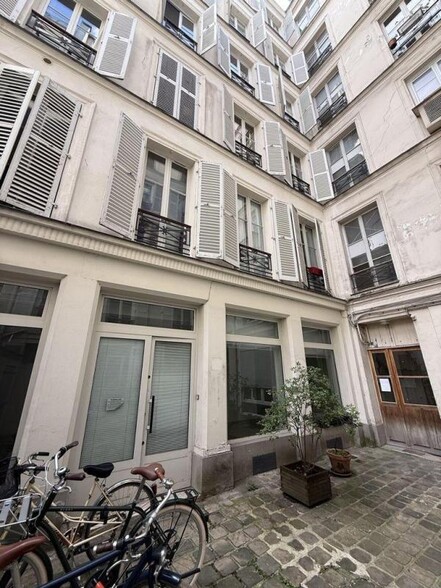 Office in Paris for sale - Building Photo - Image 3 of 7