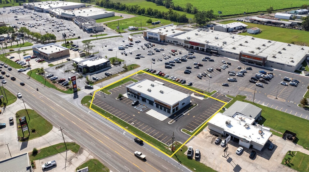 900 E Admiral Doyle Dr, New Iberia, LA for sale - Building Photo - Image 2 of 8