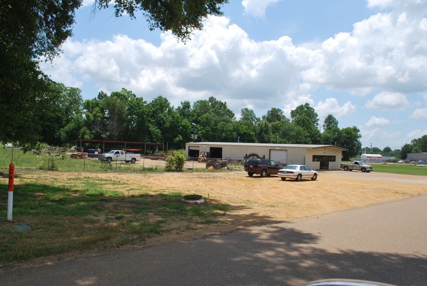 1460 Gwynn Rd, Nesbit, MS for sale - Primary Photo - Image 1 of 1