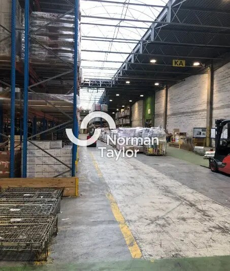 Flex in Saint-Priest for lease - Interior Photo - Image 2 of 12