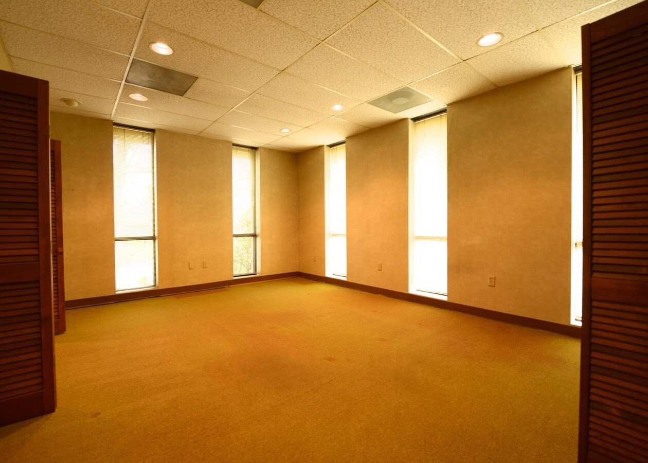 3309 Healy Dr, WinstonSalem, NC 27103