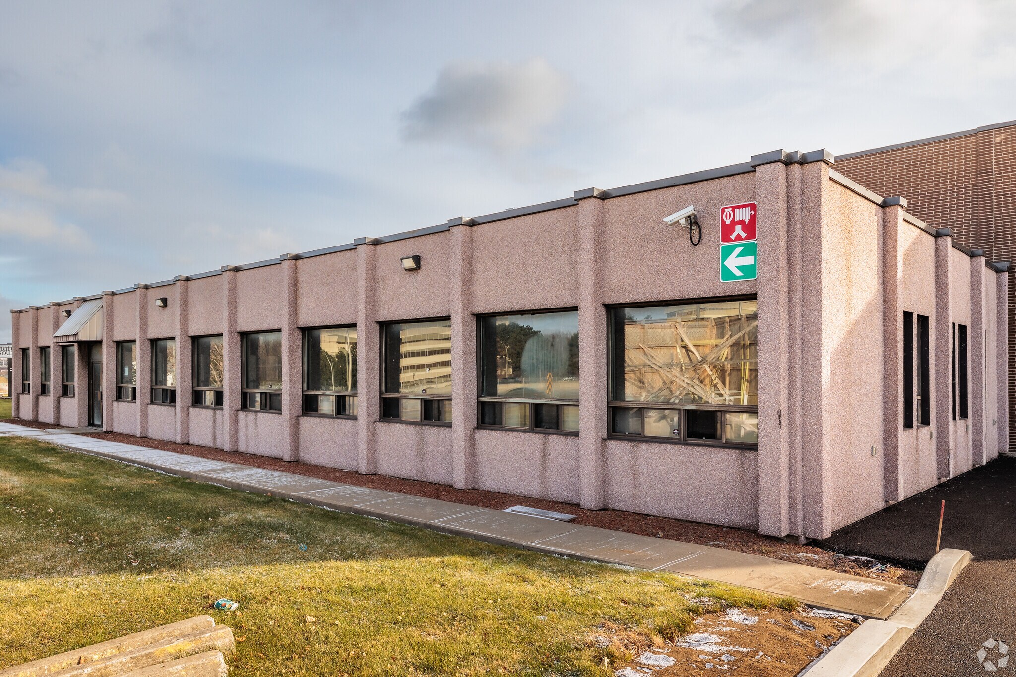 1400 Rte Transcanadienne, Dorval, QC for lease Building Photo- Image 1 of 9