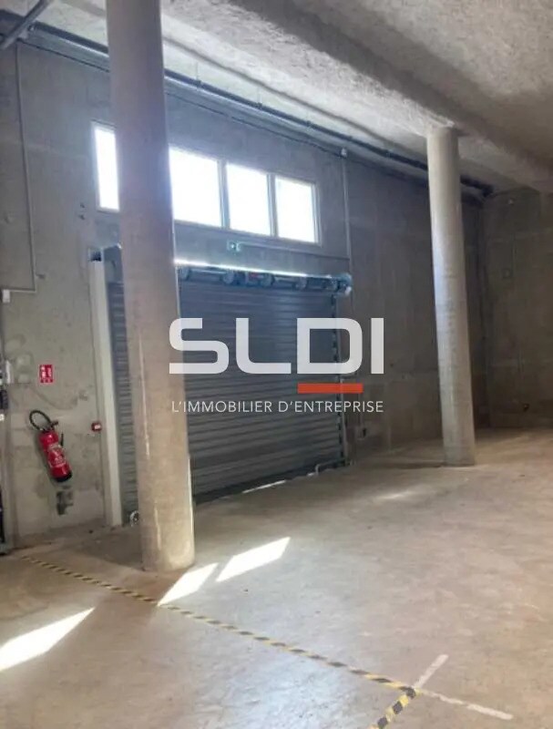 Flex in Lyon for lease Building Photo- Image 1 of 4