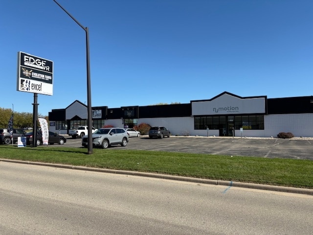 920 N Westhill Blvd, Appleton, WI for lease - Building Photo - Image 1 of 27