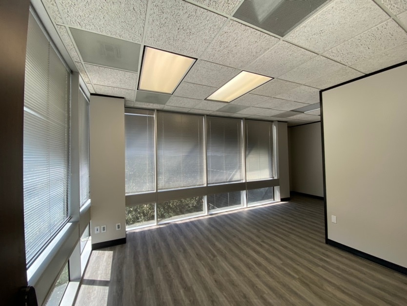 2901 Wilcrest Dr, Houston, TX for lease Interior Photo- Image 1 of 4