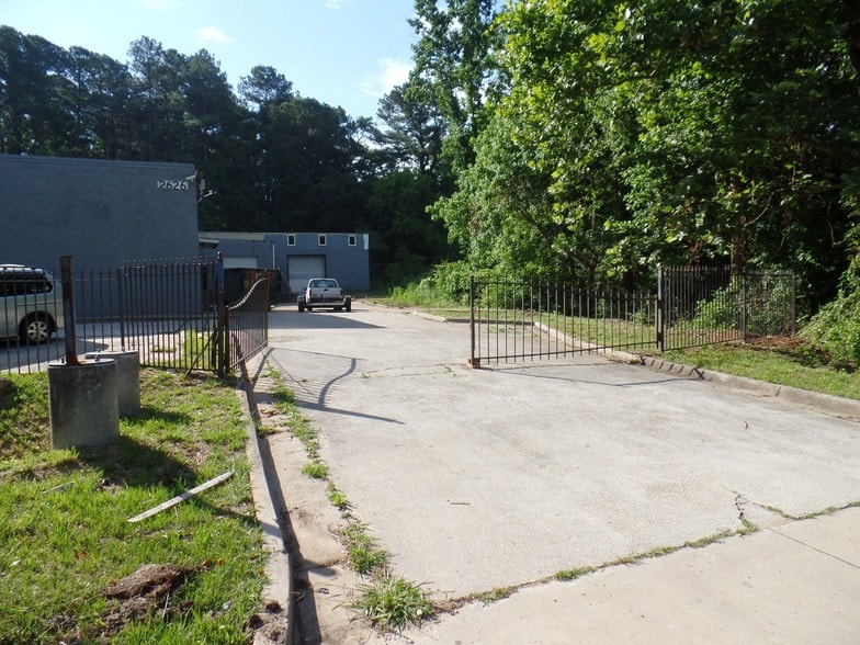 2626 Lithonia Industrial Blvd, Lithonia, GA for sale - Building Photo - Image 1 of 4
