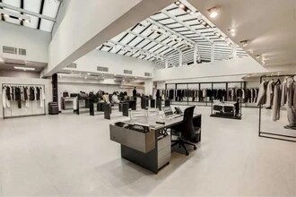 34-36 Rue Lauriston, Paris for lease Interior Photo- Image 2 of 7