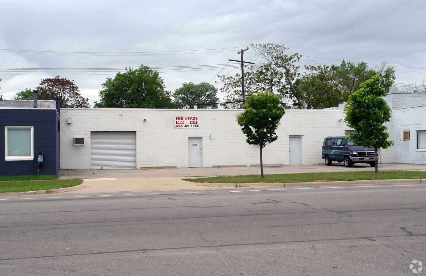 2871 Hilton Rd, Ferndale, MI 48220