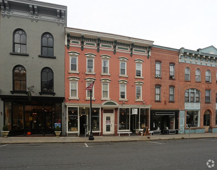 437-439 Warren St, Hudson, NY for sale - Primary Photo - Image 1 of 1