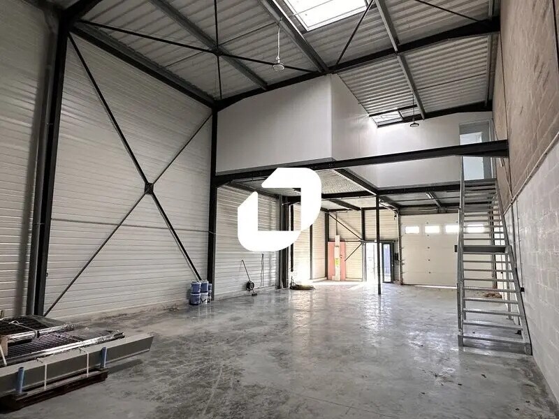 Flex in Pompignac for lease Interior Photo- Image 1 of 5