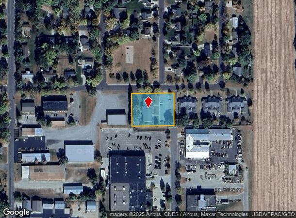  910 E 2Nd St, Litchfield, MN Parcel Map