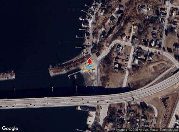 211 Riverside Dr, Tiverton, RI Parcel Map