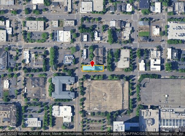  711 Ne Halsey St, Portland, OR Parcel Map