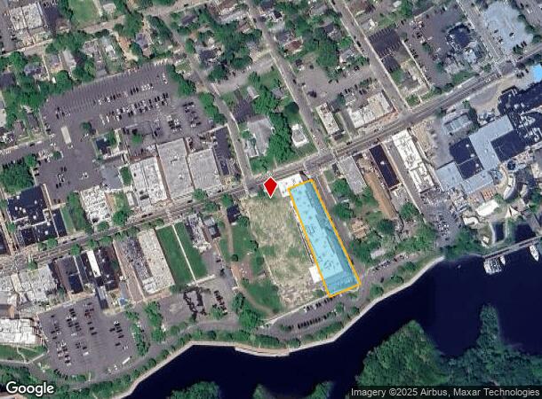  221 E Main St, Riverhead, NY Parcel Map