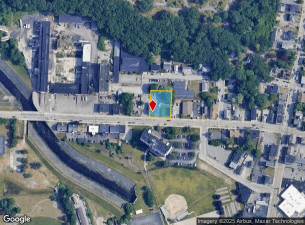  422 E School St, Woonsocket, RI Parcel Map