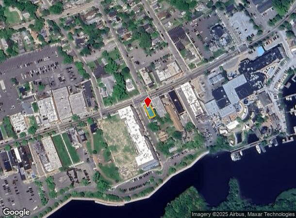  301 E Main St, Riverhead, NY Parcel Map