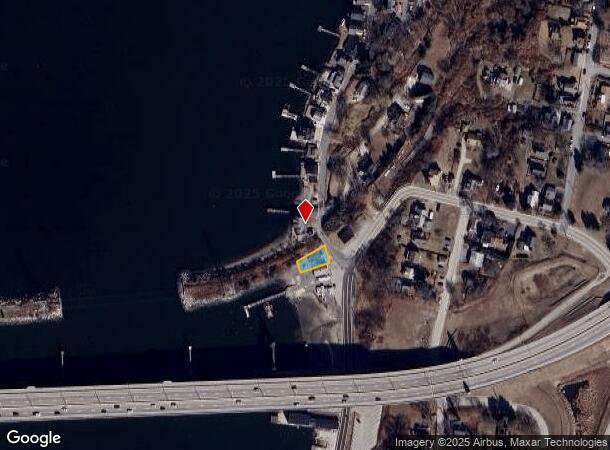 215 Riverside Dr, Tiverton, RI Parcel Map