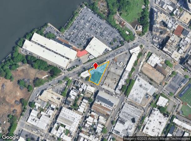  32 Vernon Blvd, Astoria, NY Parcel Map