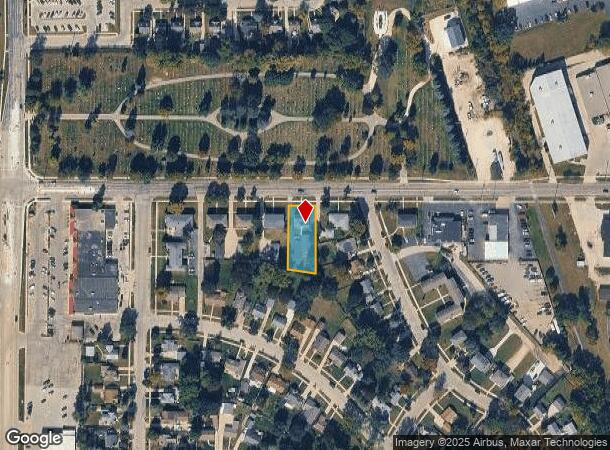 223 W Decorah Rd, West Bend, WI Parcel Map